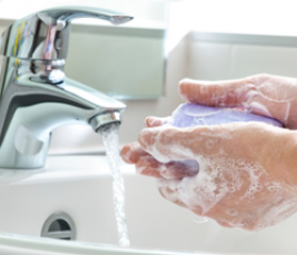 L'eau du robinet : boisson au quotidien pour la famille