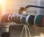 Fuites d'eau après compteur et consommation anormale