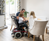 Handicap : s’équiper d’un fauteuil roulant électrique