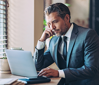 Professionnels : faites vos démarches administratives et vos recherches d'informations en ligne